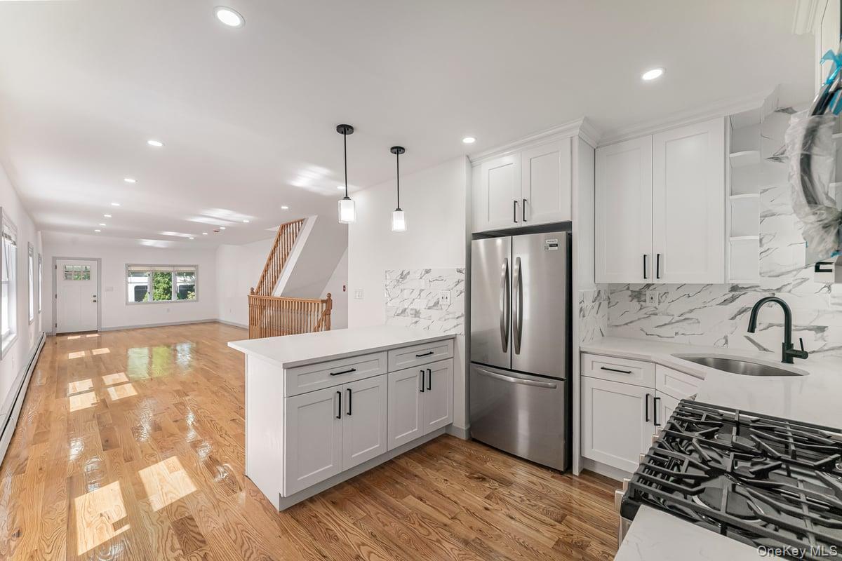 Single Family Avenue M  Brooklyn, NY 11234, MLS-1049473-17