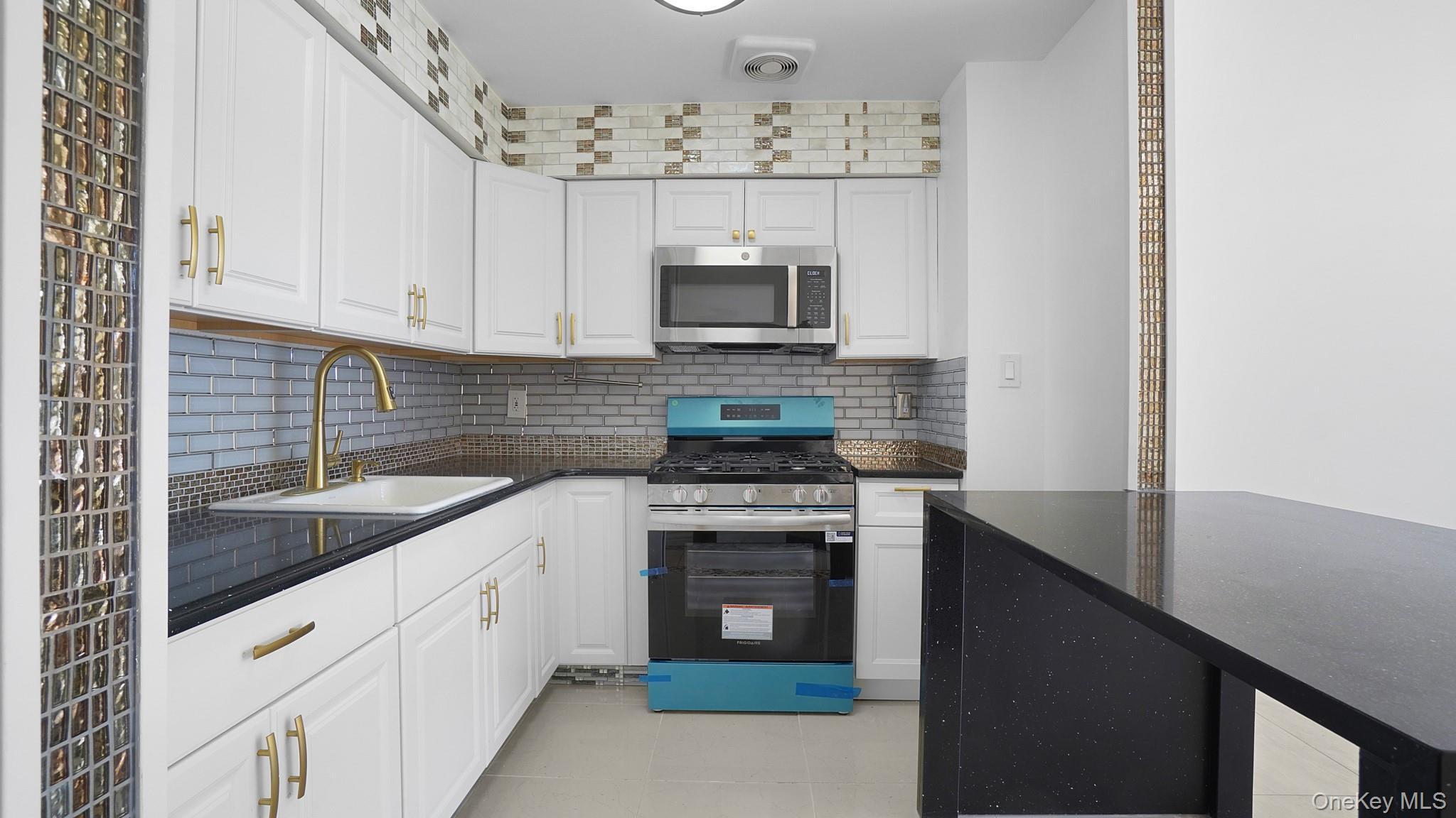 Single Family 159th Street Queens, NY 11434, MLS-1049492-17