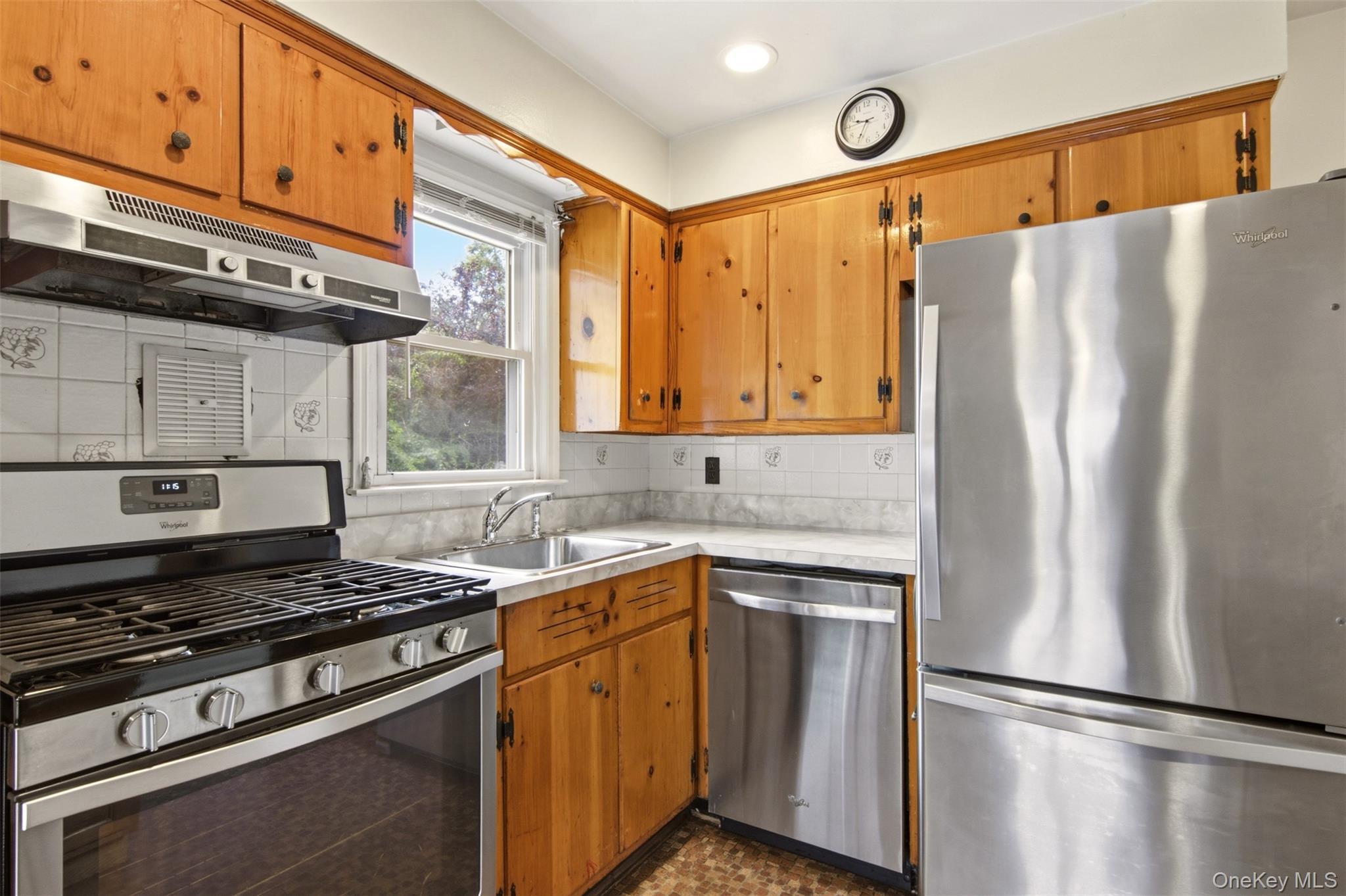 Single Family 9th Street Suffolk County, NY 11704, MLS-1049497-15