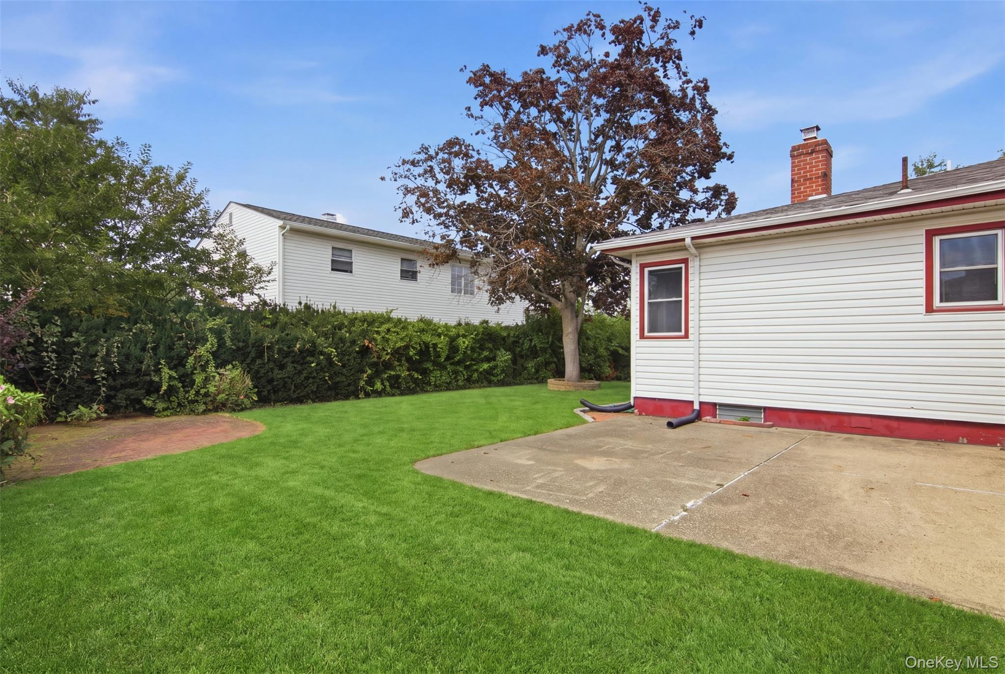 Single Family 9th Street Suffolk County, NY 11704, MLS-1049497-25