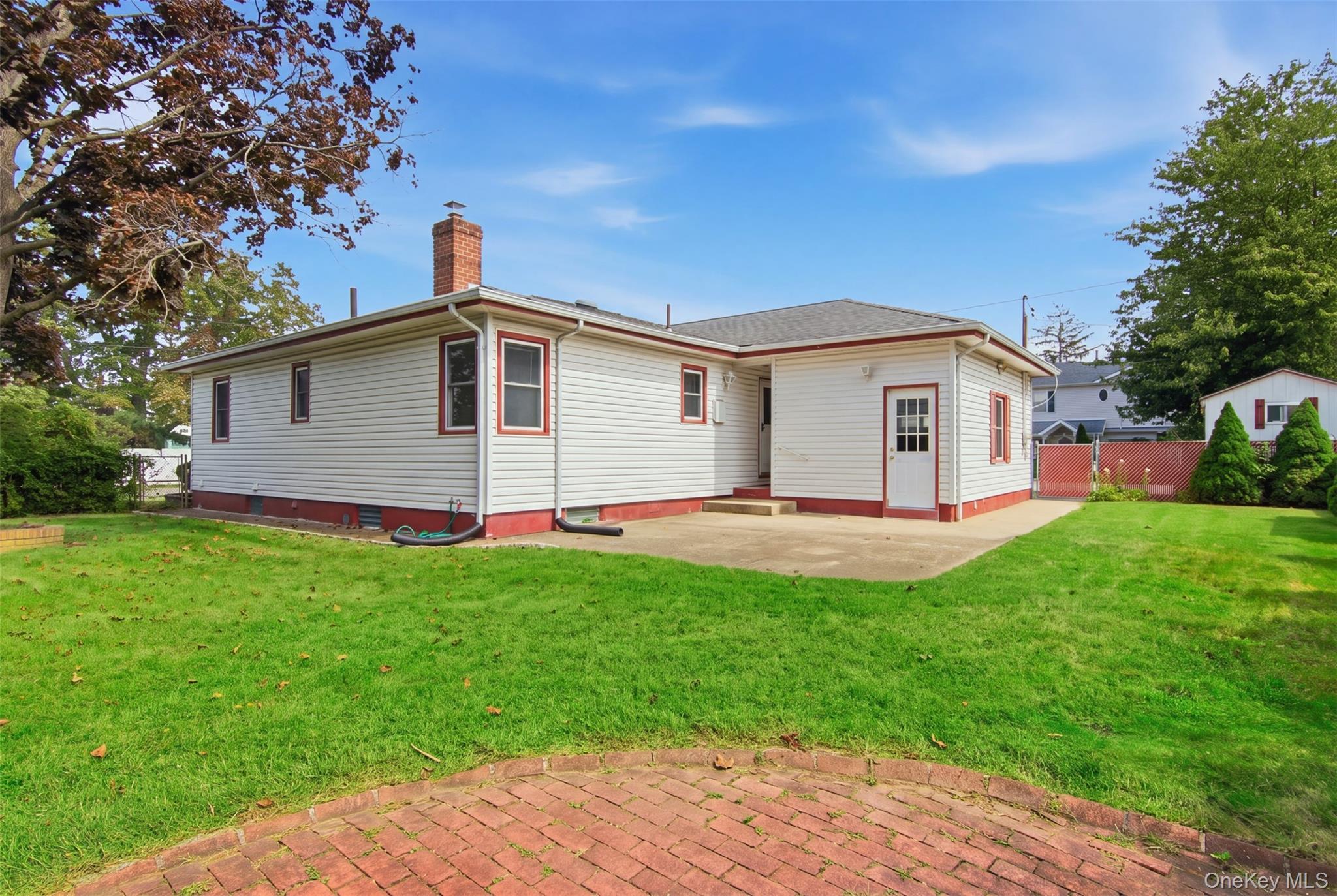 Single Family 9th Street  Suffolk County, NY 11704, MLS-1049497-27