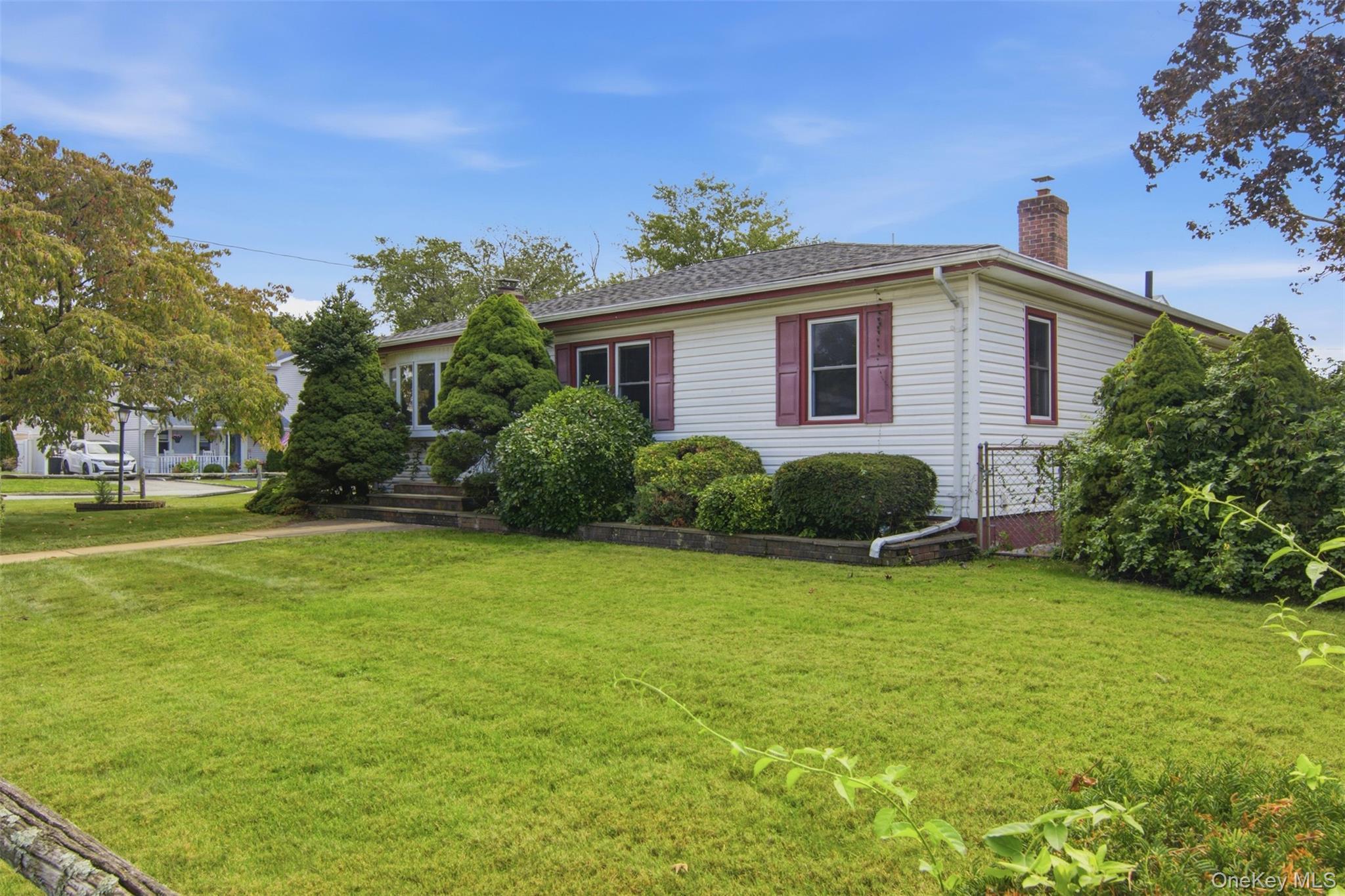 Single Family 9th Street Suffolk County, NY 11704, MLS-1049497-3