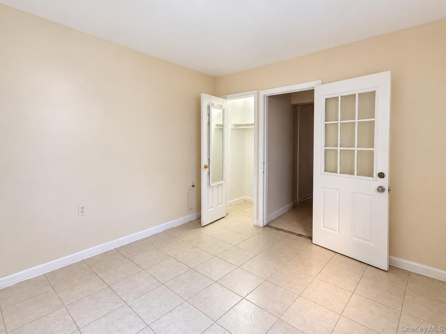 Single Family Jarvis Avenue Bronx, NY 10461, MLS-1049519-22