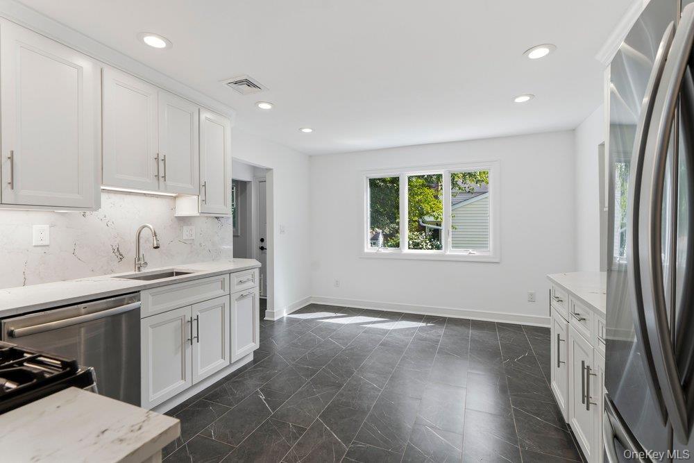 Single Family Harvard Drive Nassau County, NY 11803, MLS-1049525-20