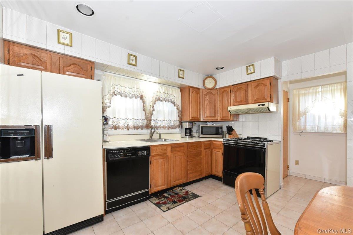 Single Family 262nd Street Queens, NY 11362, MLS-1049547-14