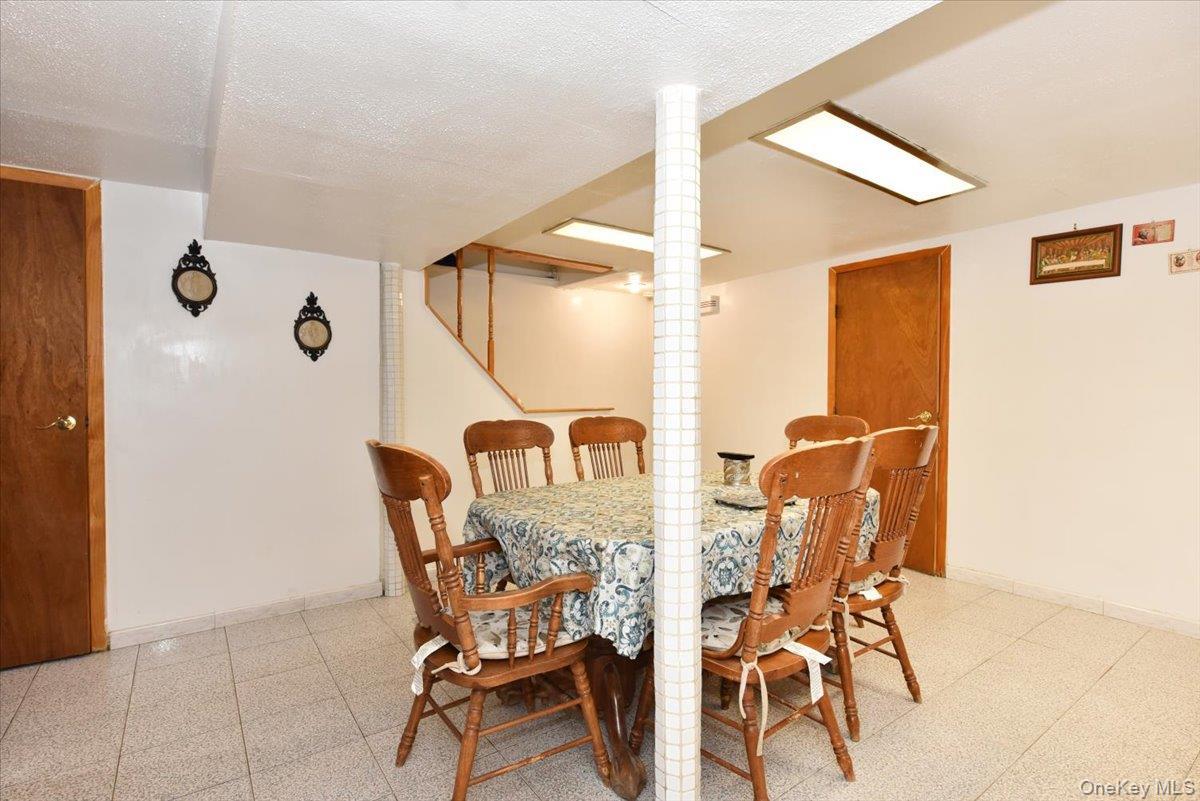 Single Family 262nd Street Queens, NY 11362, MLS-1049547-25