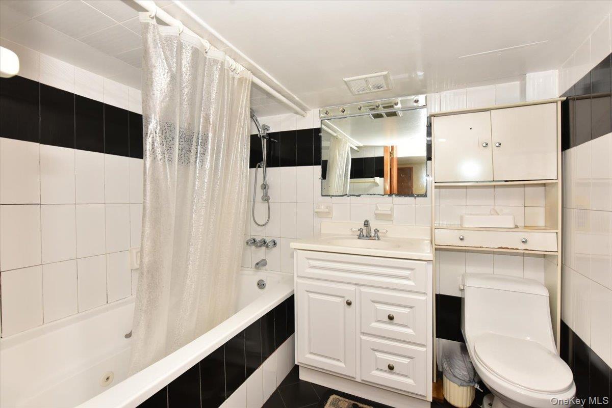 Single Family 262nd Street Queens, NY 11362, MLS-1049547-27
