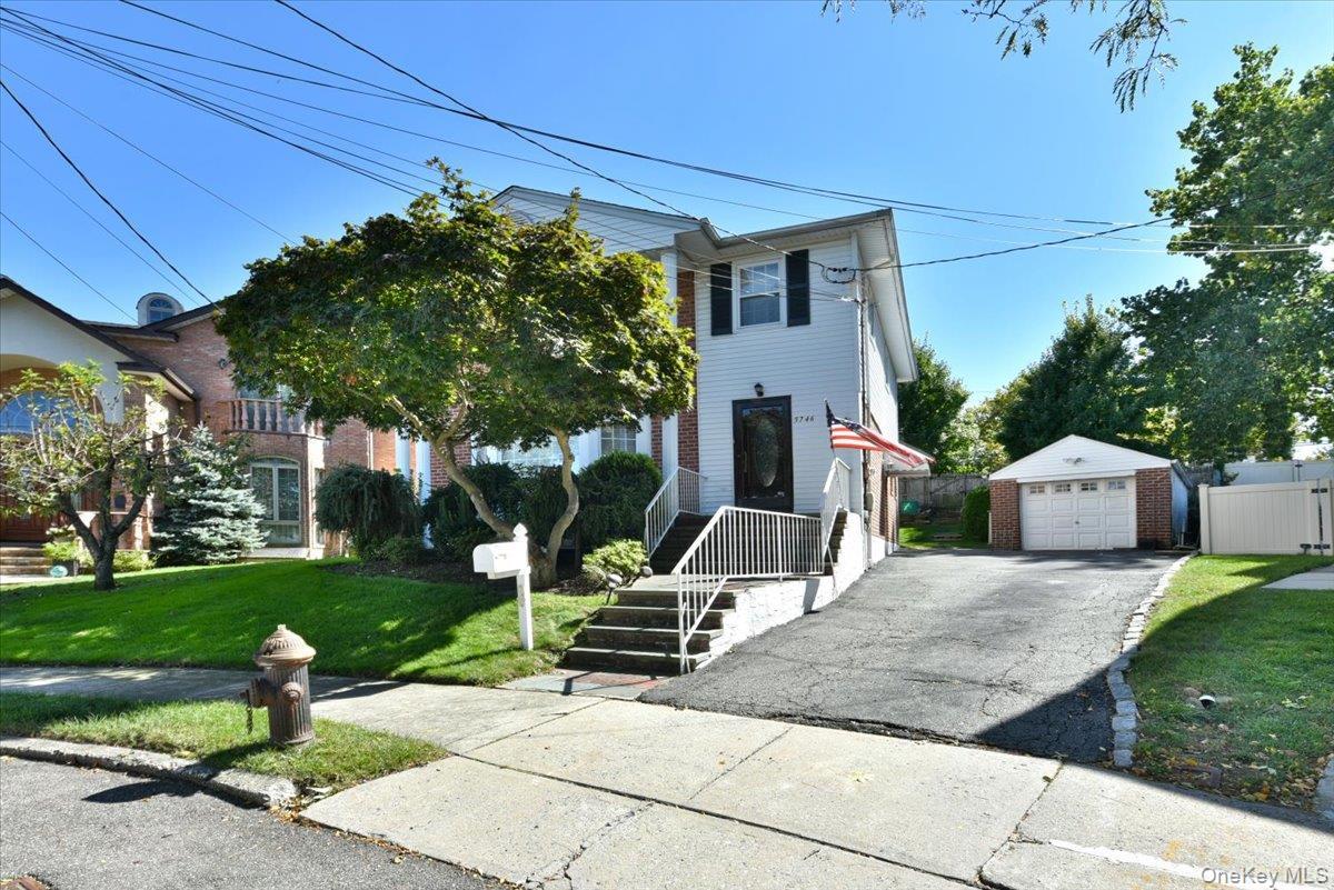 Single Family 262nd Street Queens, NY 11362, MLS-1049547-3