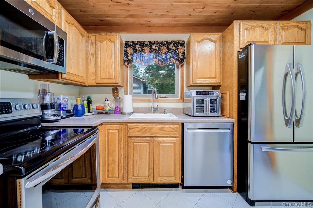 Single Family N Emerald Drive  Sullivan County, NY 12775, MLS-1049558-12