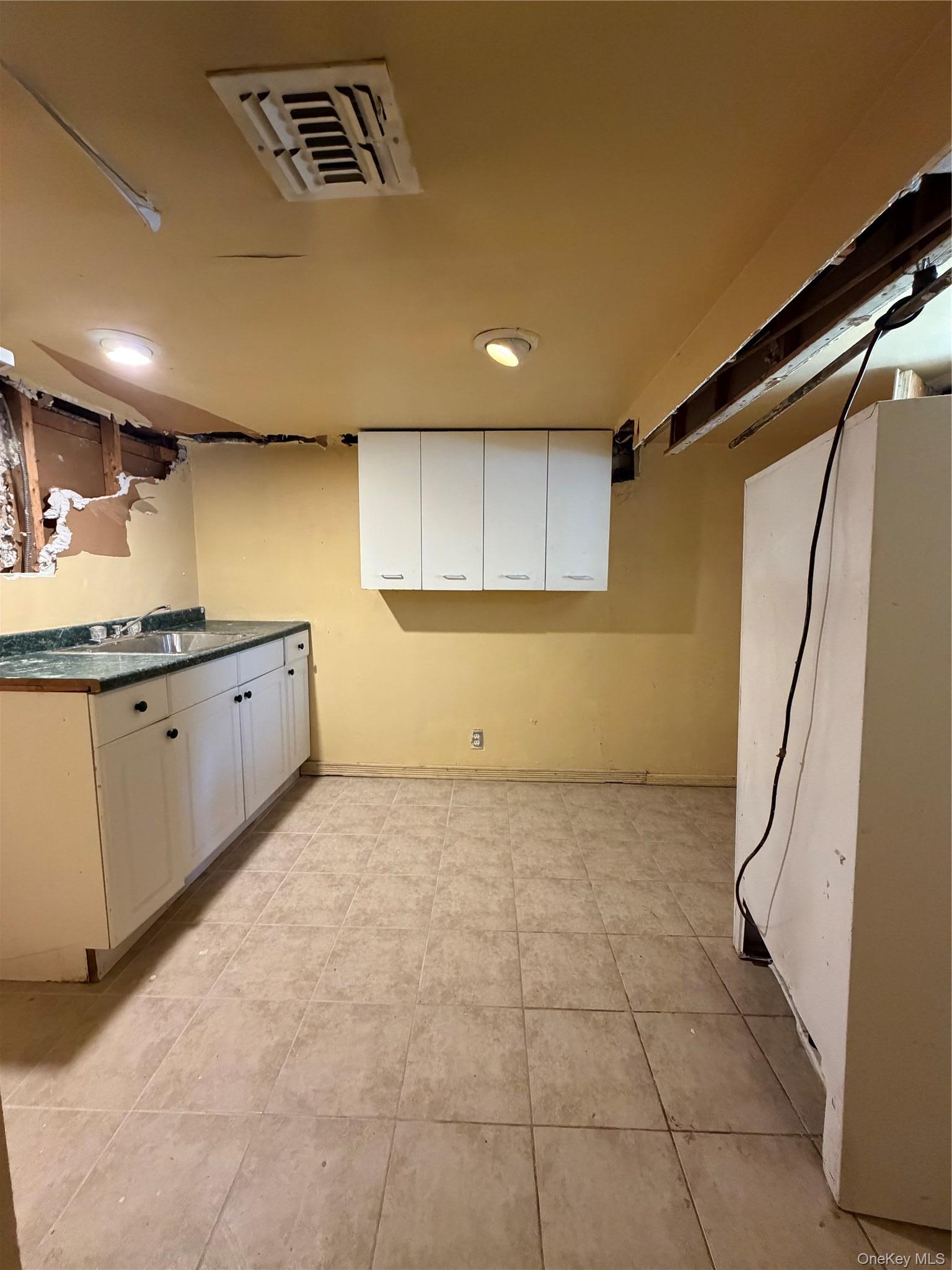 Single Family Park Avenue Nassau County, NY 11552, MLS-1049561-23