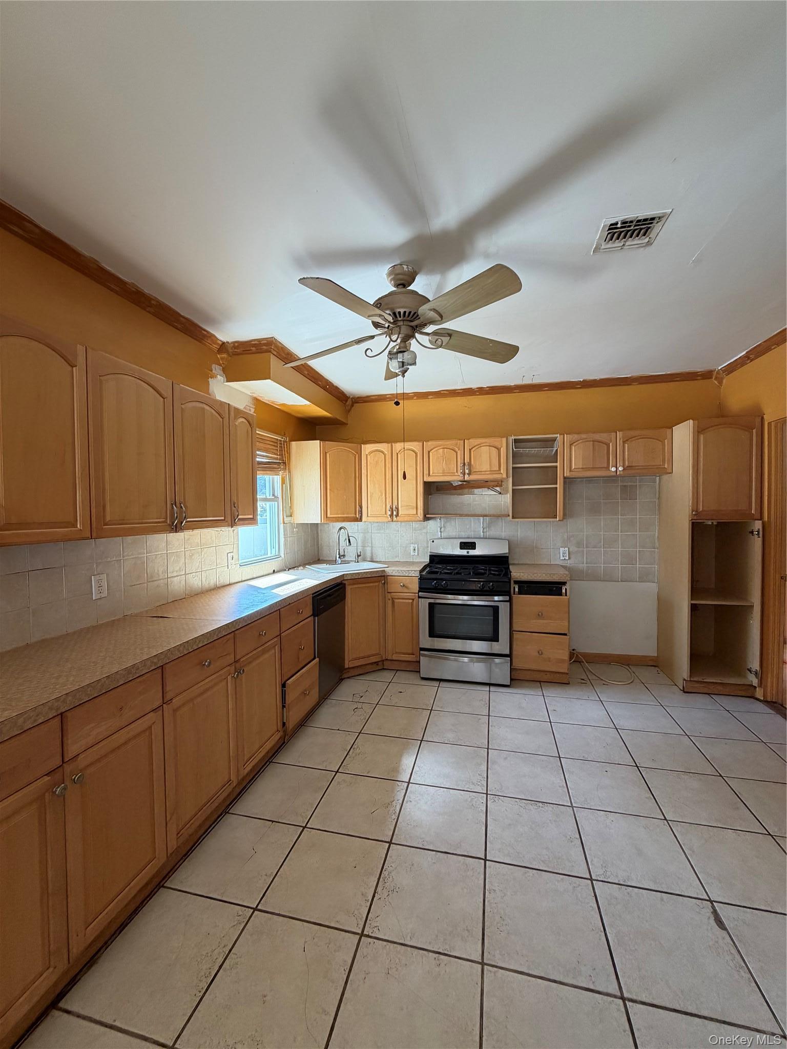 Single Family Park Avenue Nassau County, NY 11552, MLS-1049561-6