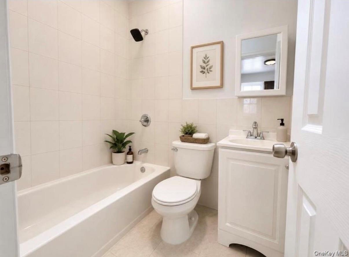 Single Family Xenia St Queens, NY 11368, MLS-1049585-5