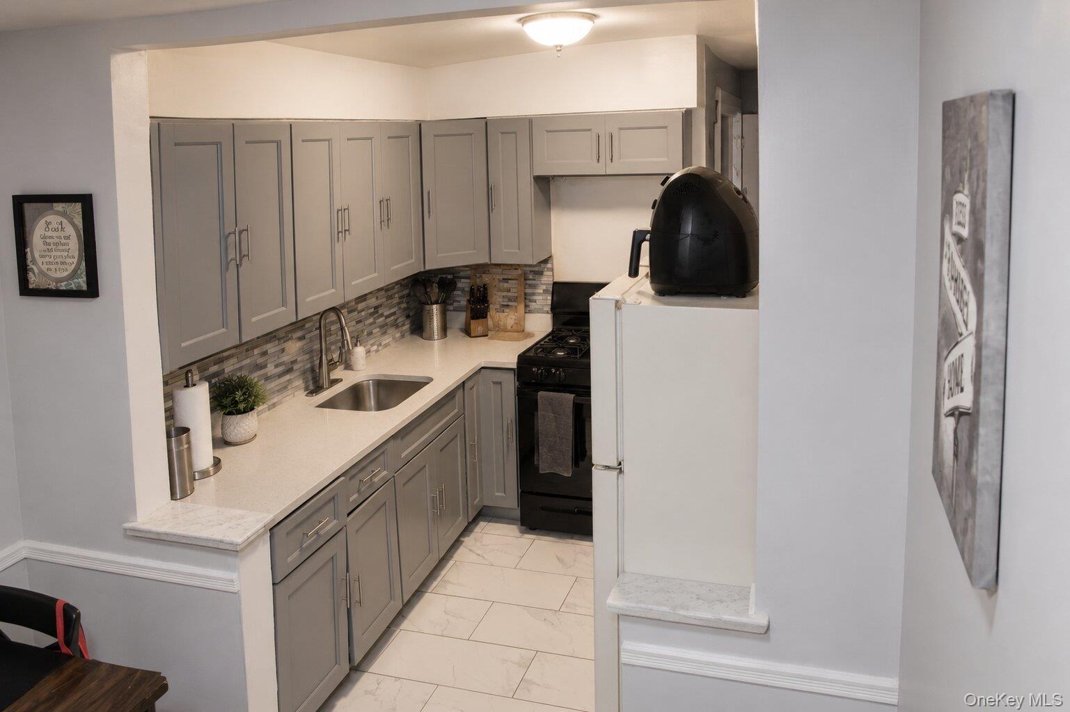 Single Family E 96th Street Brooklyn, NY 11236, MLS-1049599-14