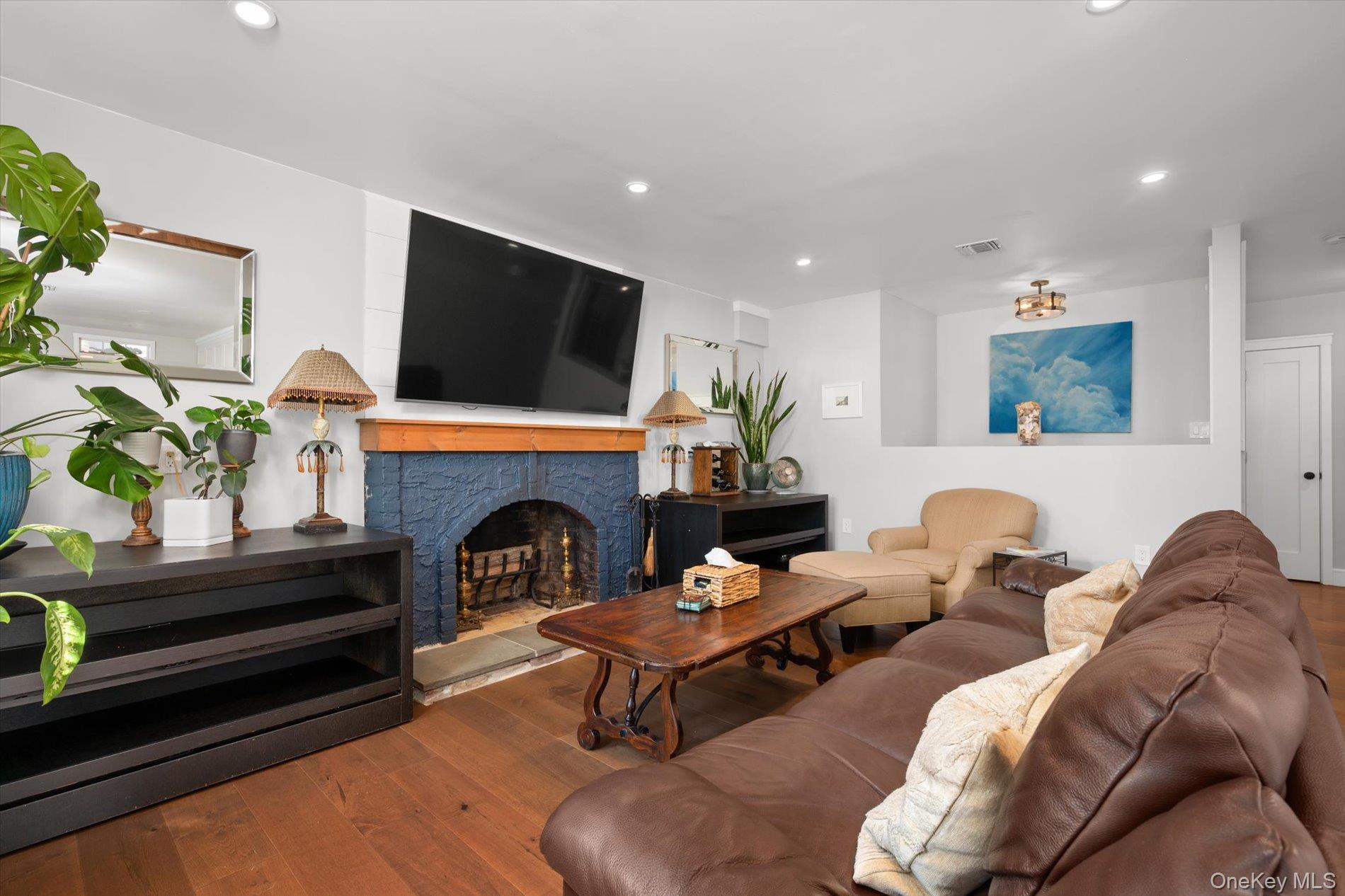 Single Family Barnes Street Nassau County, NY 11561, MLS-1049601-2