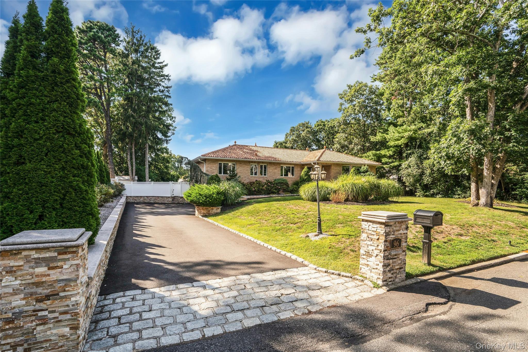 Single Family Mcculloch Drive  Suffolk County, NY 11746, MLS-1049622-2