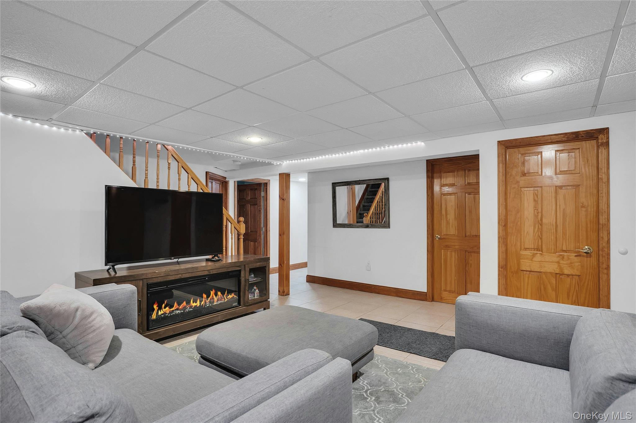 Single Family Mcculloch Drive  Suffolk County, NY 11746, MLS-1049622-33