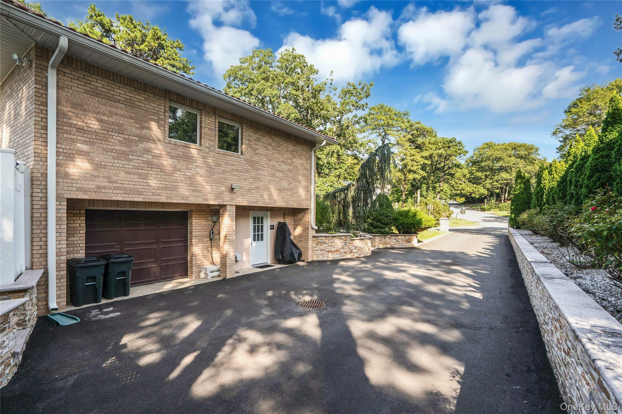 Single Family Mcculloch Drive  Suffolk County, NY 11746, MLS-1049622-41