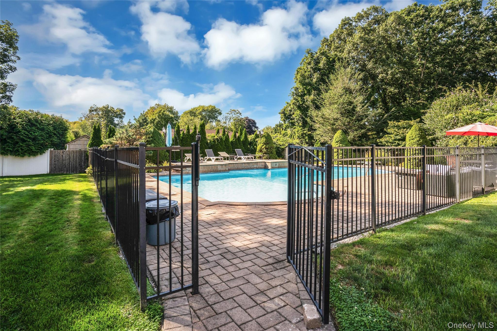 Single Family Mcculloch Drive  Suffolk County, NY 11746, MLS-1049622-43