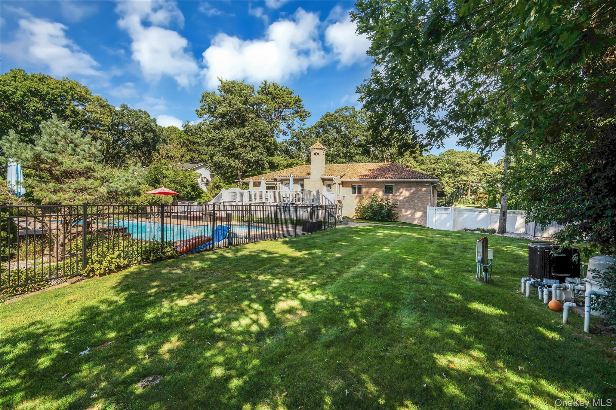 Single Family Mcculloch Drive  Suffolk County, NY 11746, MLS-1049622-47