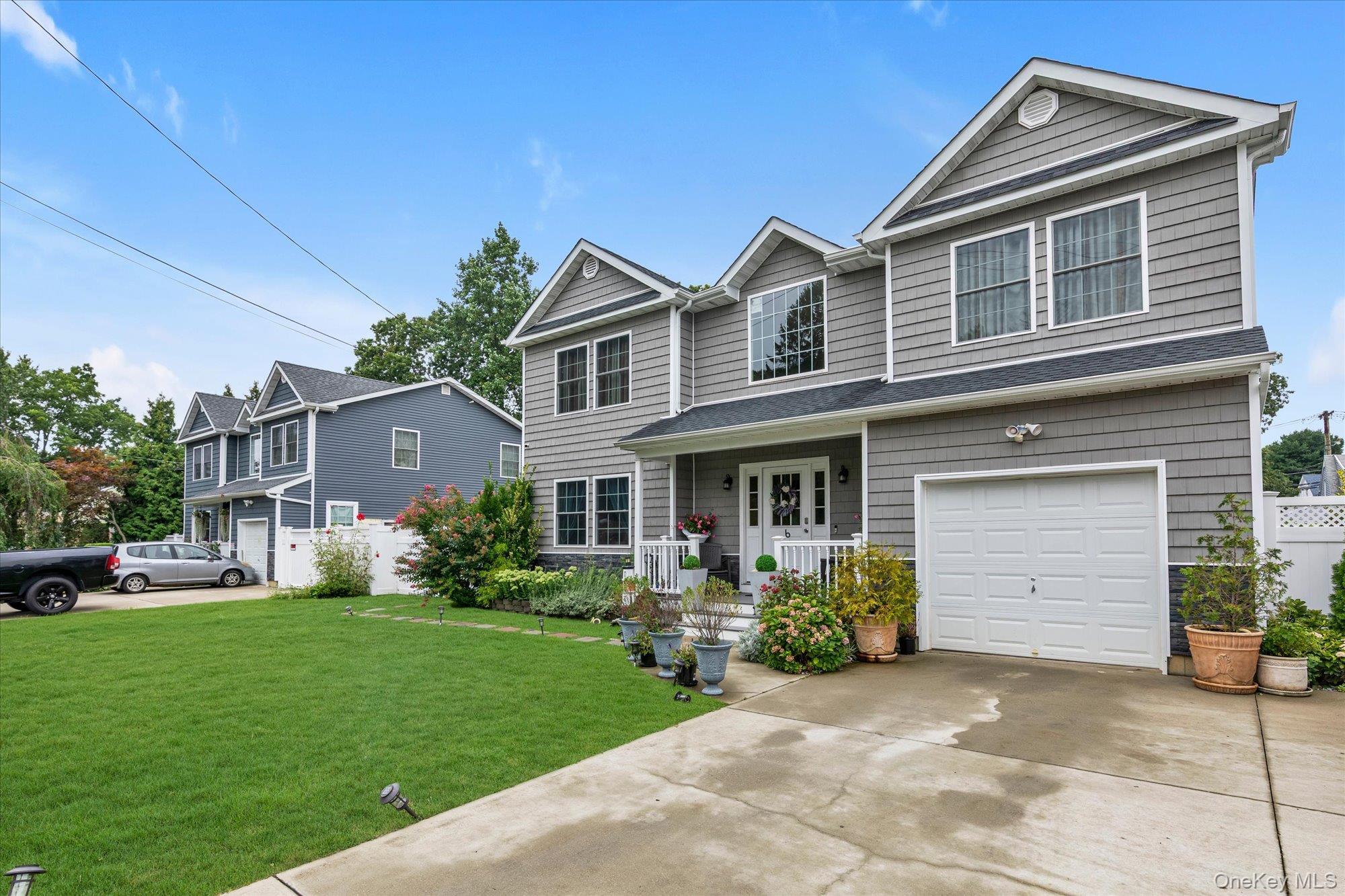 Single Family Belmont Court Suffolk County, NY 11701, MLS-1049652-21