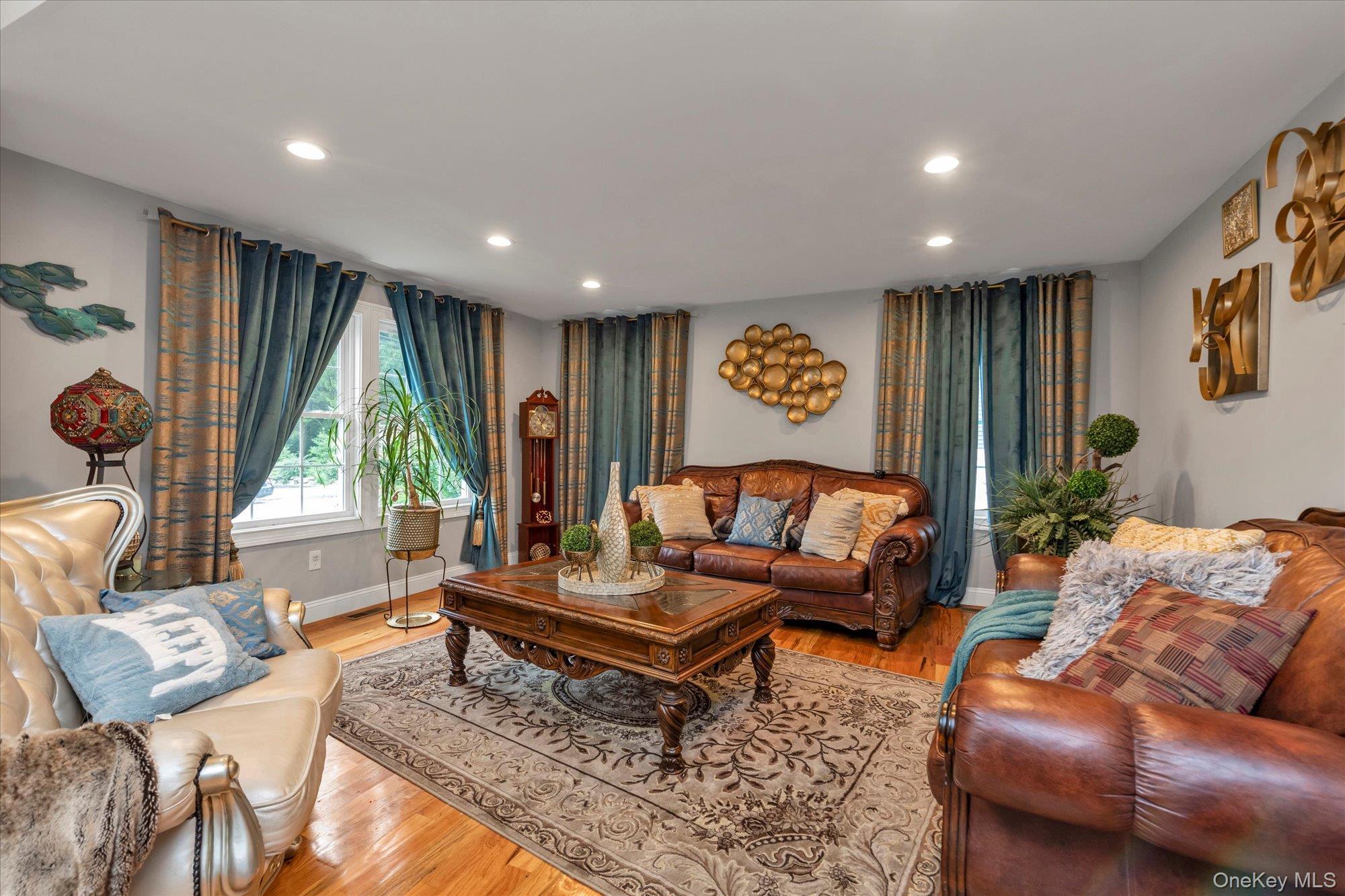 Single Family Belmont Court Suffolk County, NY 11701, MLS-1049652-3