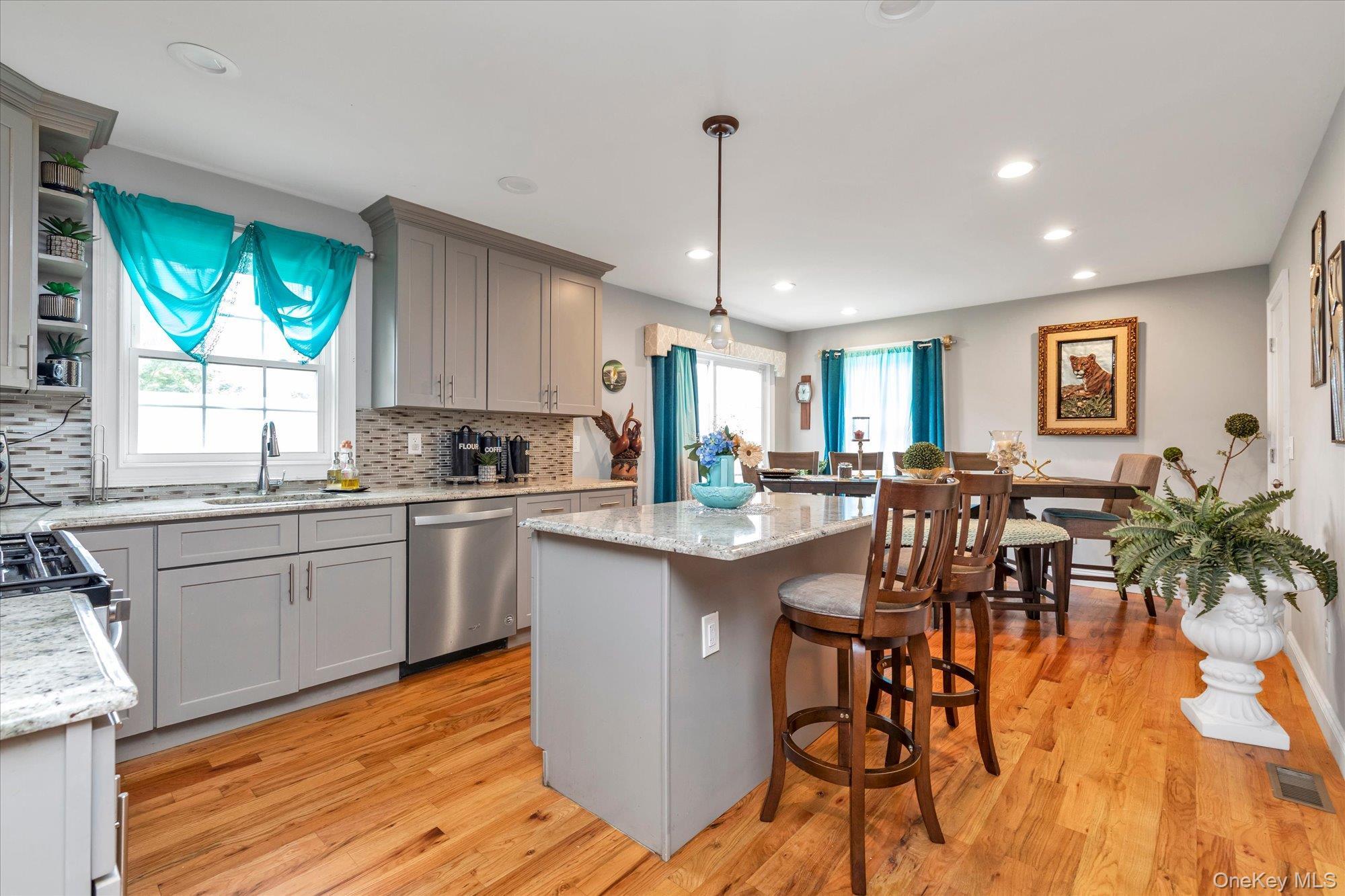 Single Family Belmont Court Suffolk County, NY 11701, MLS-1049652-6