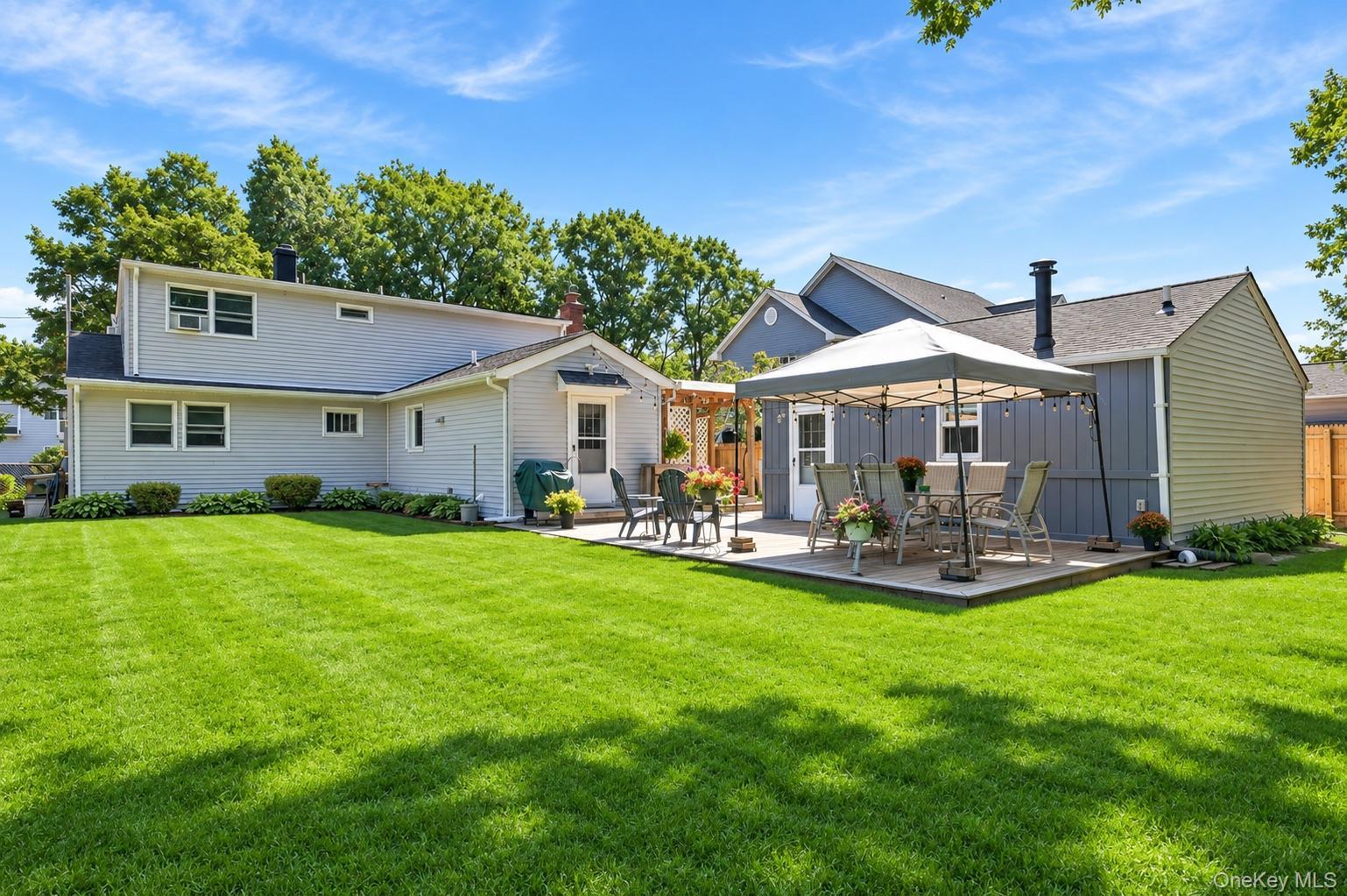 Single Family Sandra Avenue Suffolk County, NY 11795, MLS-1049682-34