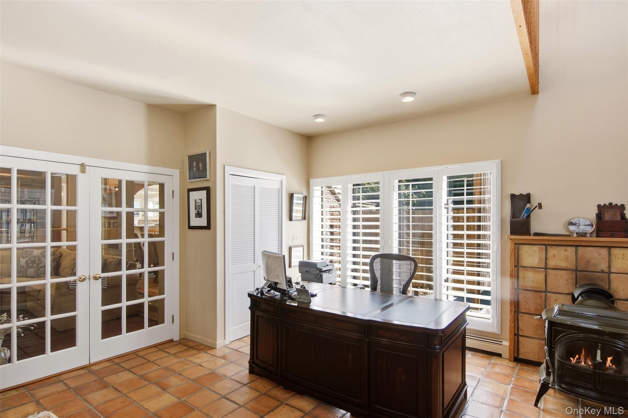 Single Family Seacliff Lane Suffolk County, NY 11764, MLS-1049694-22