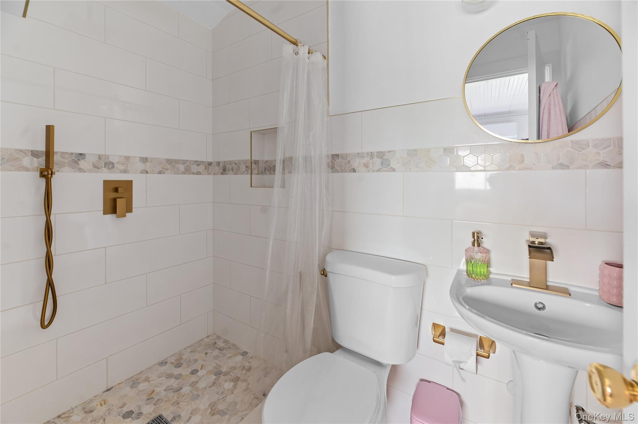 Single Family Cottage Walk  Suffolk County, NY 11770, MLS-1049697-26