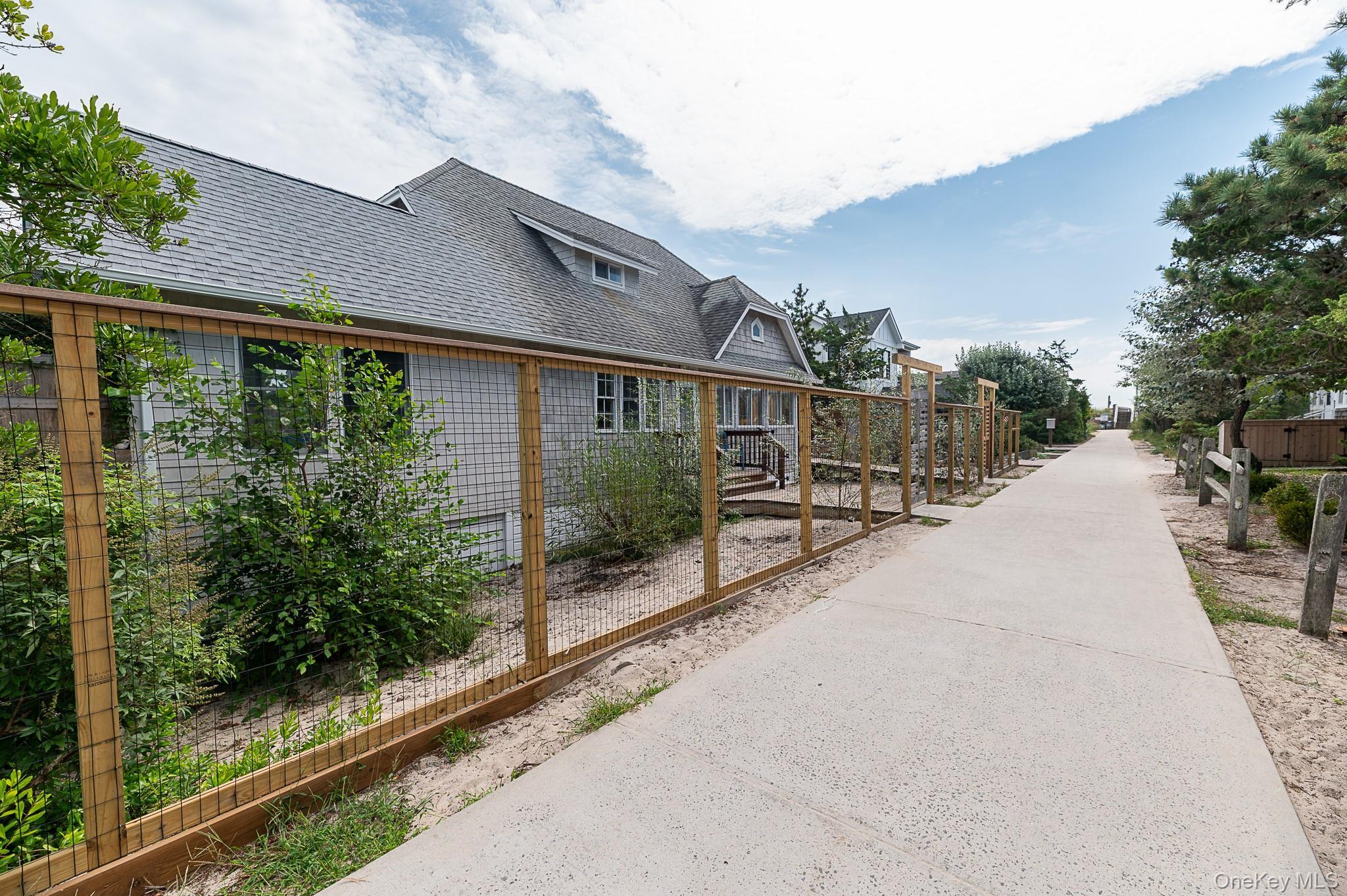 Single Family Cottage Walk  Suffolk County, NY 11770, MLS-1049697-5