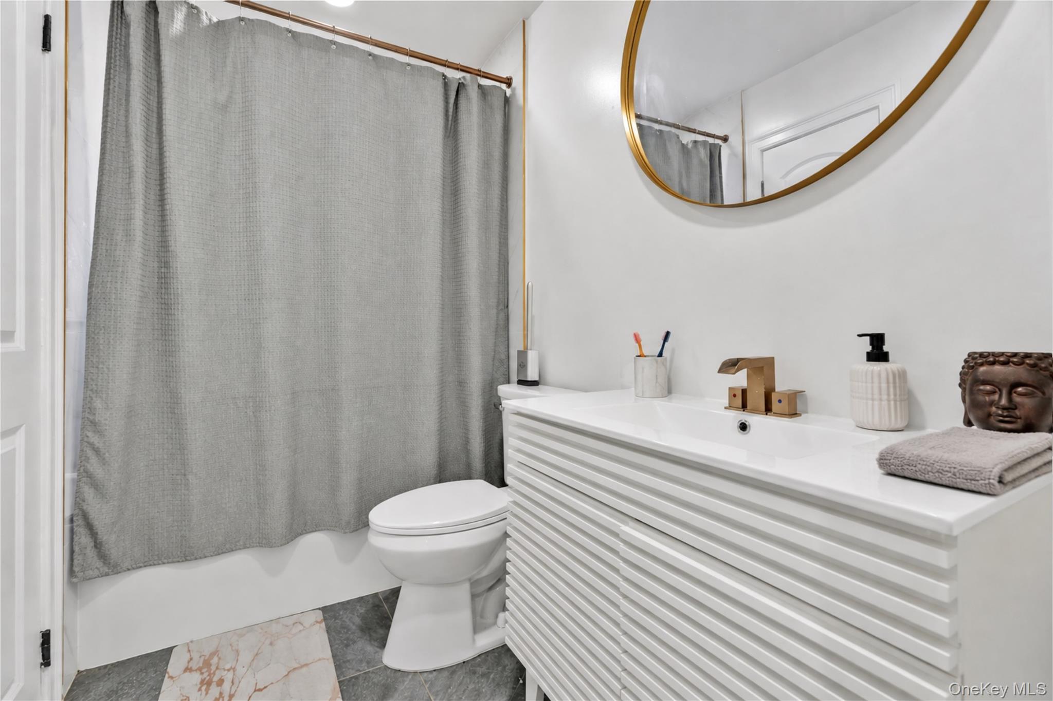 Single Family 133rd Avenue  Queens, NY 11413, MLS-1049701-25