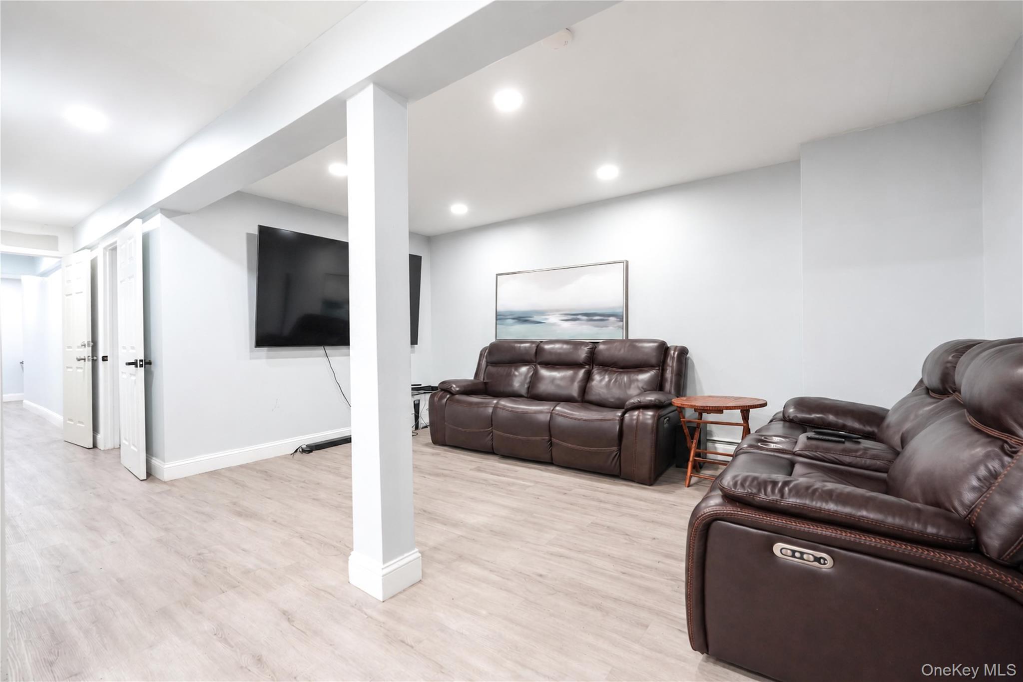 Single Family 133rd Avenue  Queens, NY 11413, MLS-1049701-28