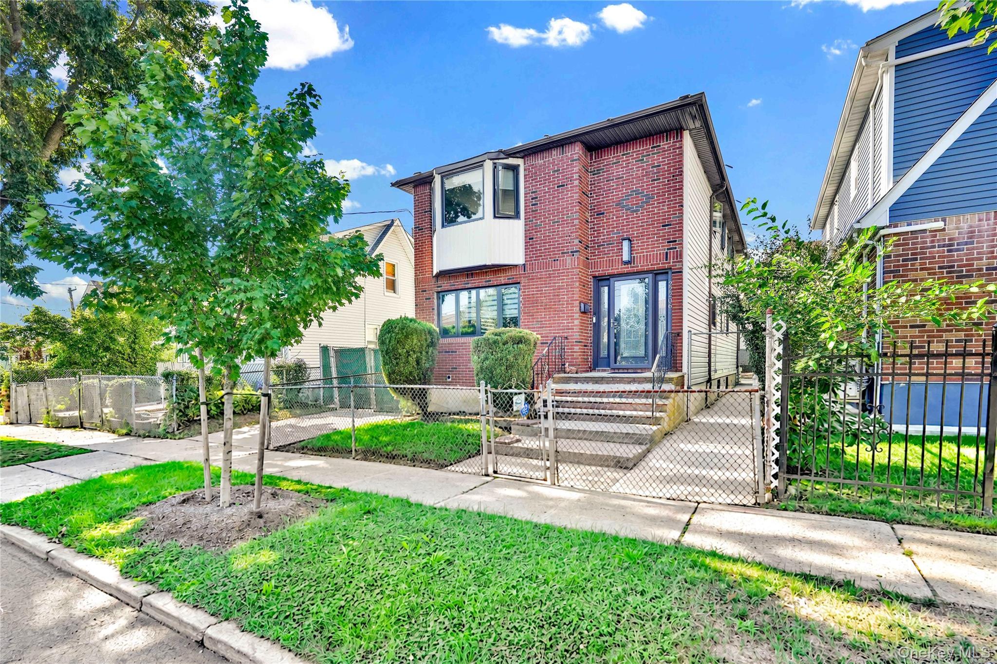 Single Family 133rd Avenue  Queens, NY 11413, MLS-1049701-3