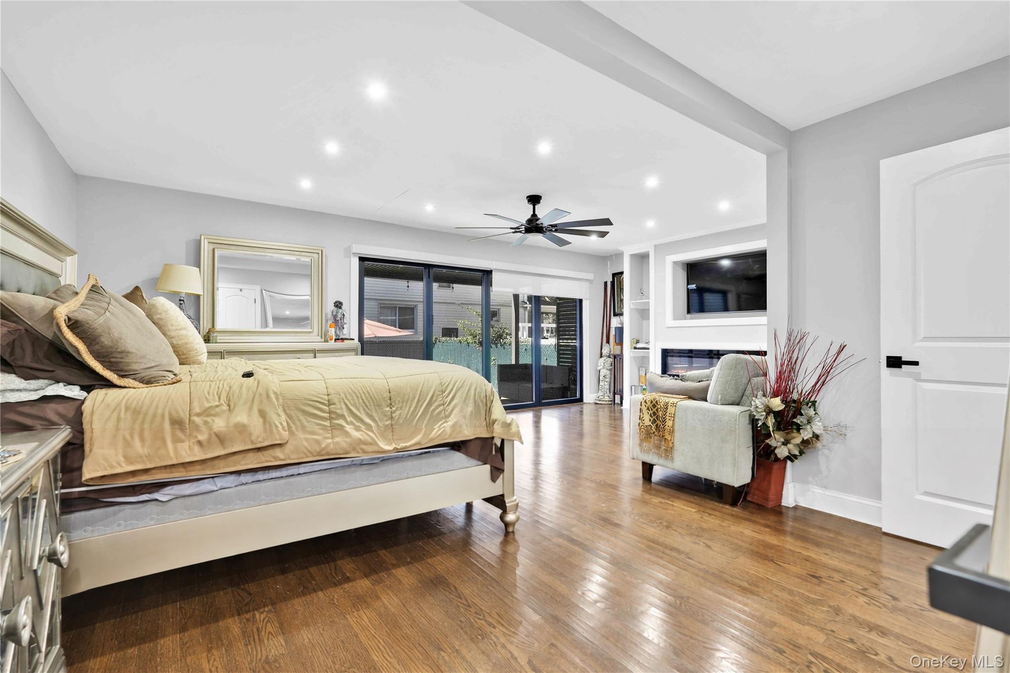Single Family 133rd Avenue  Queens, NY 11413, MLS-1049701-6
