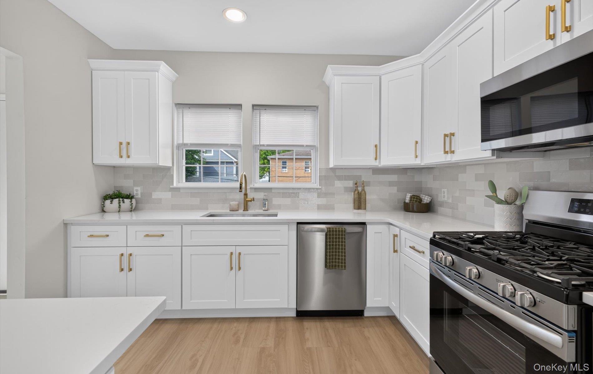 Single Family 257th Street  Queens, NY 11001, MLS-1049705-15