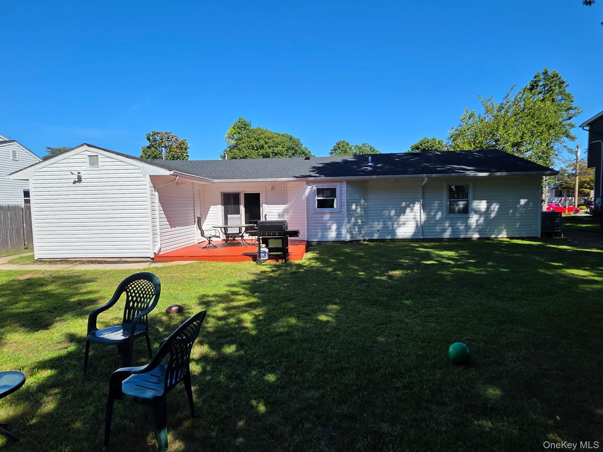 Single Family Appel Drive E Suffolk County, NY 11967, MLS-1049711-25