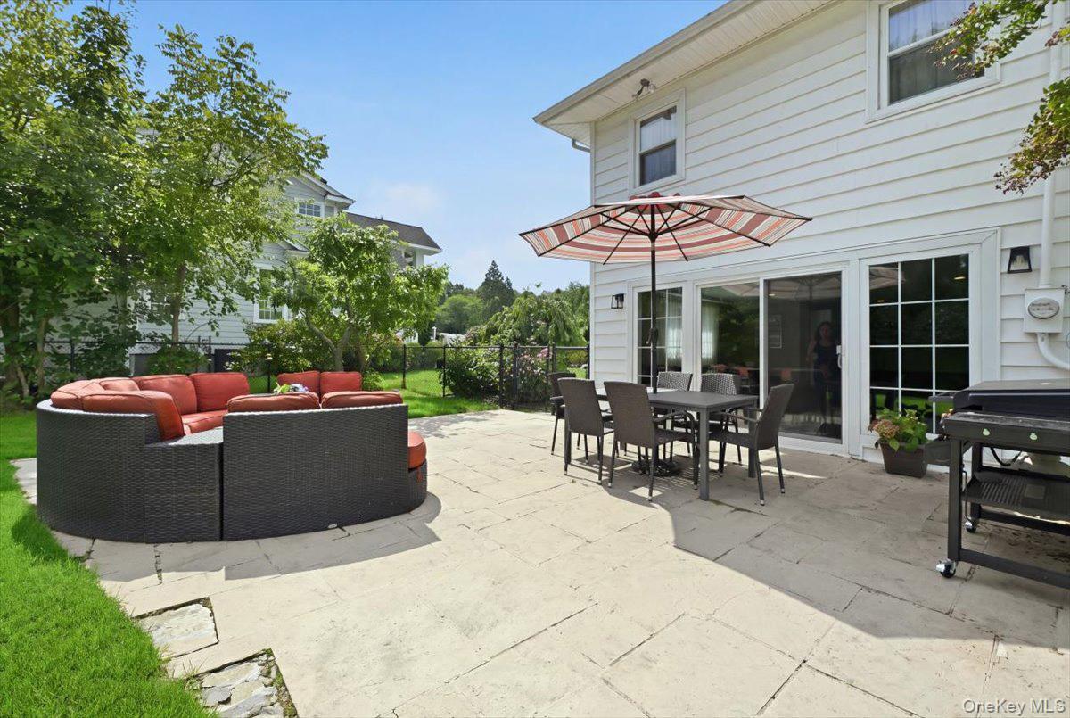 Single Family Maplewood Lane Nassau County, NY 11576, MLS-1049716-25