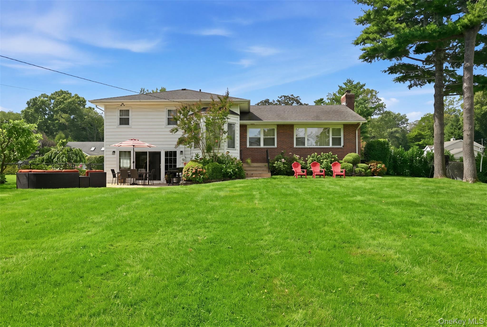 Single Family Maplewood Lane Nassau County, NY 11576, MLS-1049716-26