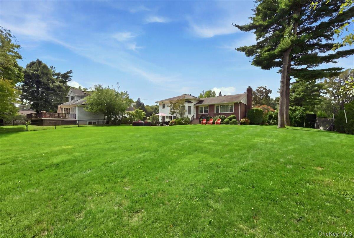 Single Family Maplewood Lane Nassau County, NY 11576, MLS-1049716-27