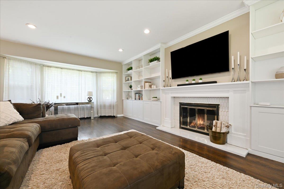 Single Family Maplewood Lane Nassau County, NY 11576, MLS-1049716-3