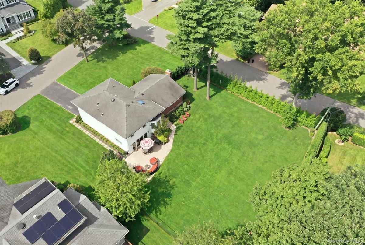 Single Family Maplewood Lane Nassau County, NY 11576, MLS-1049716-30