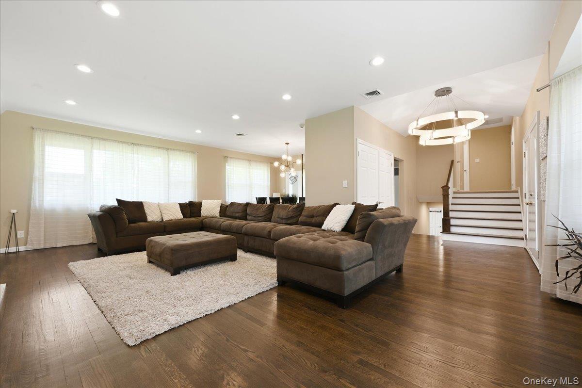 Single Family Maplewood Lane Nassau County, NY 11576, MLS-1049716-4