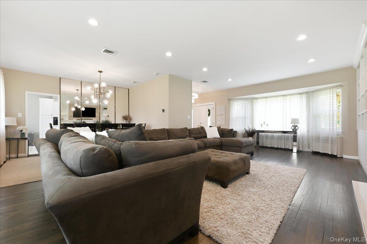 Single Family Maplewood Lane Nassau County, NY 11576, MLS-1049716-5