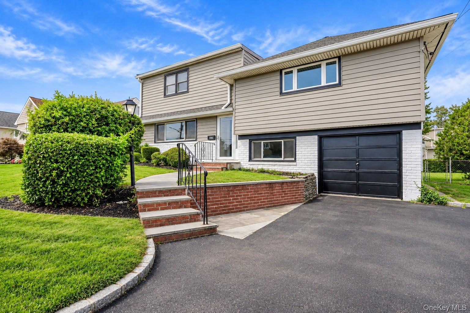 Single Family W Waukena Avenue  Nassau County, NY 11572, MLS-1049735-23
