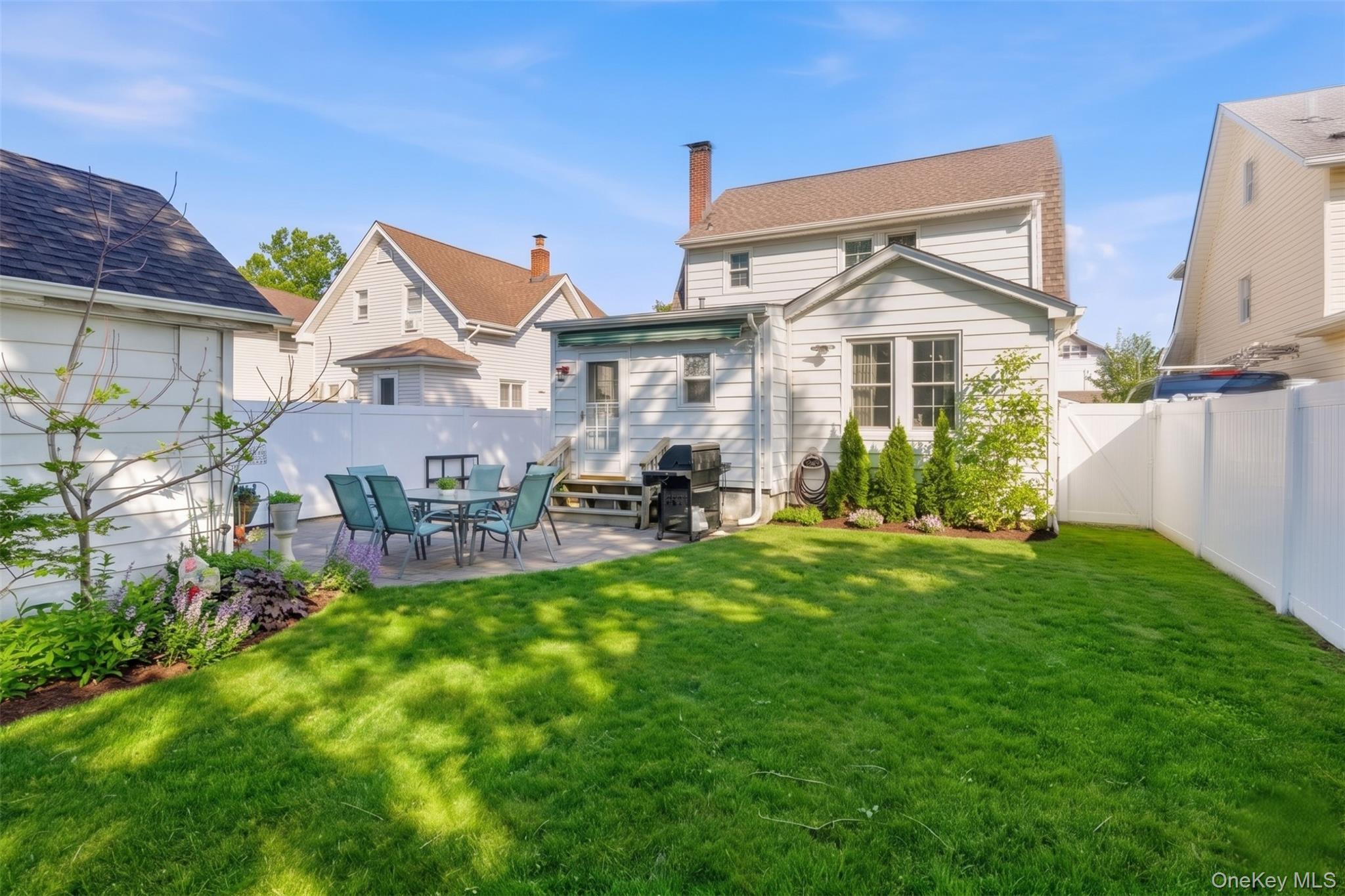 Single Family Davis Street  Nassau County, NY 11572, MLS-1049738-30