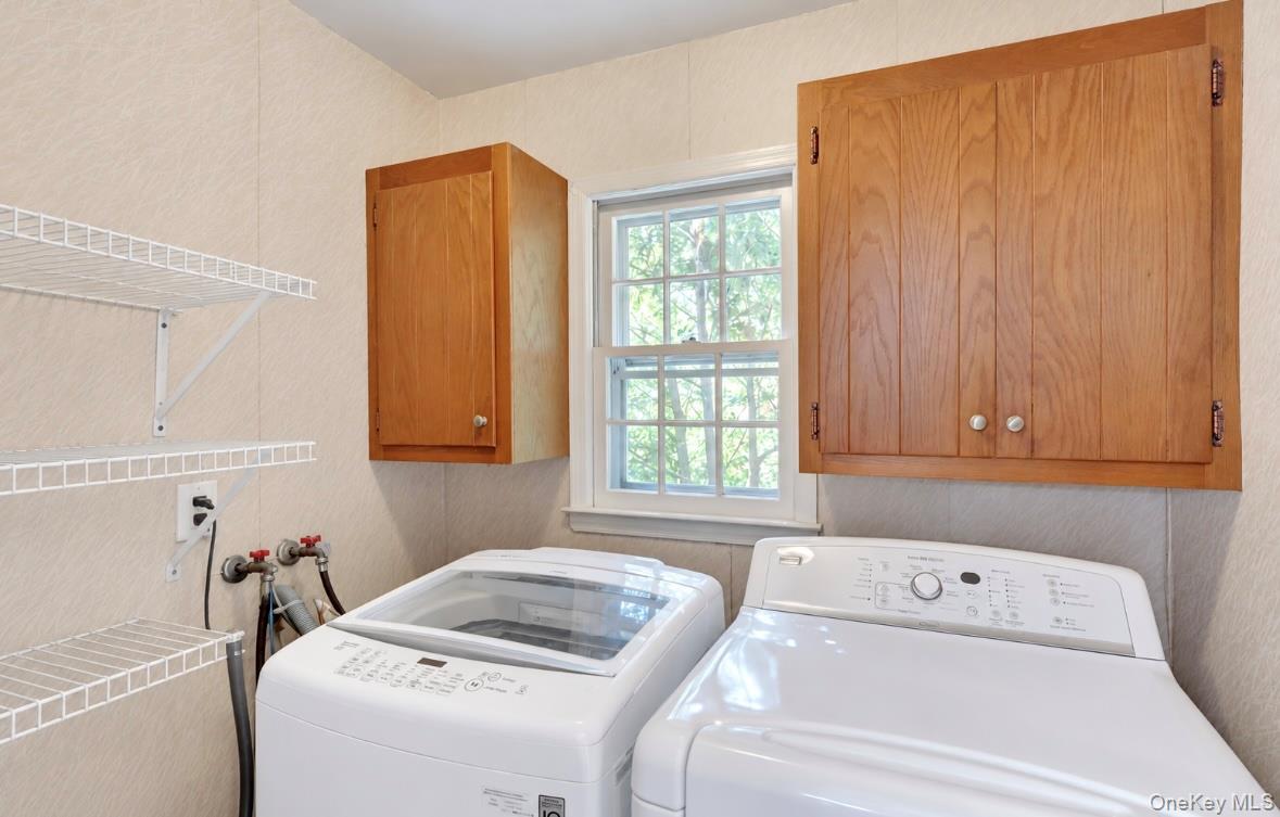 Single Family Tobi Lane  Suffolk County, NY 11733, MLS-1049744-17