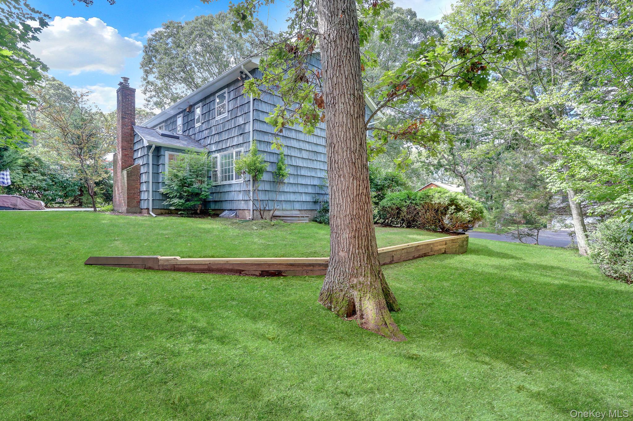 Single Family Tobi Lane  Suffolk County, NY 11733, MLS-1049744-37