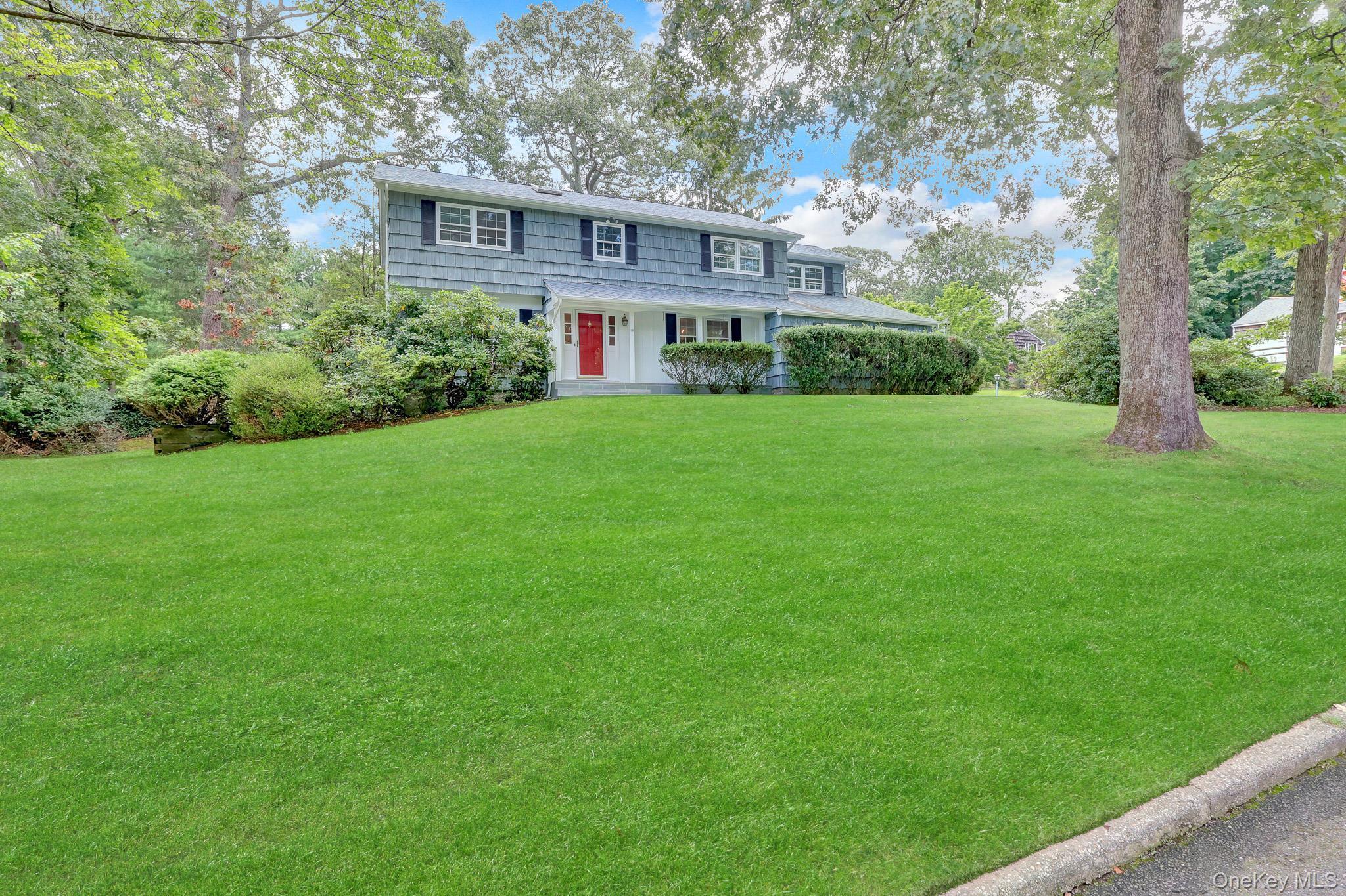 Single Family Tobi Lane  Suffolk County, NY 11733, MLS-1049744-39