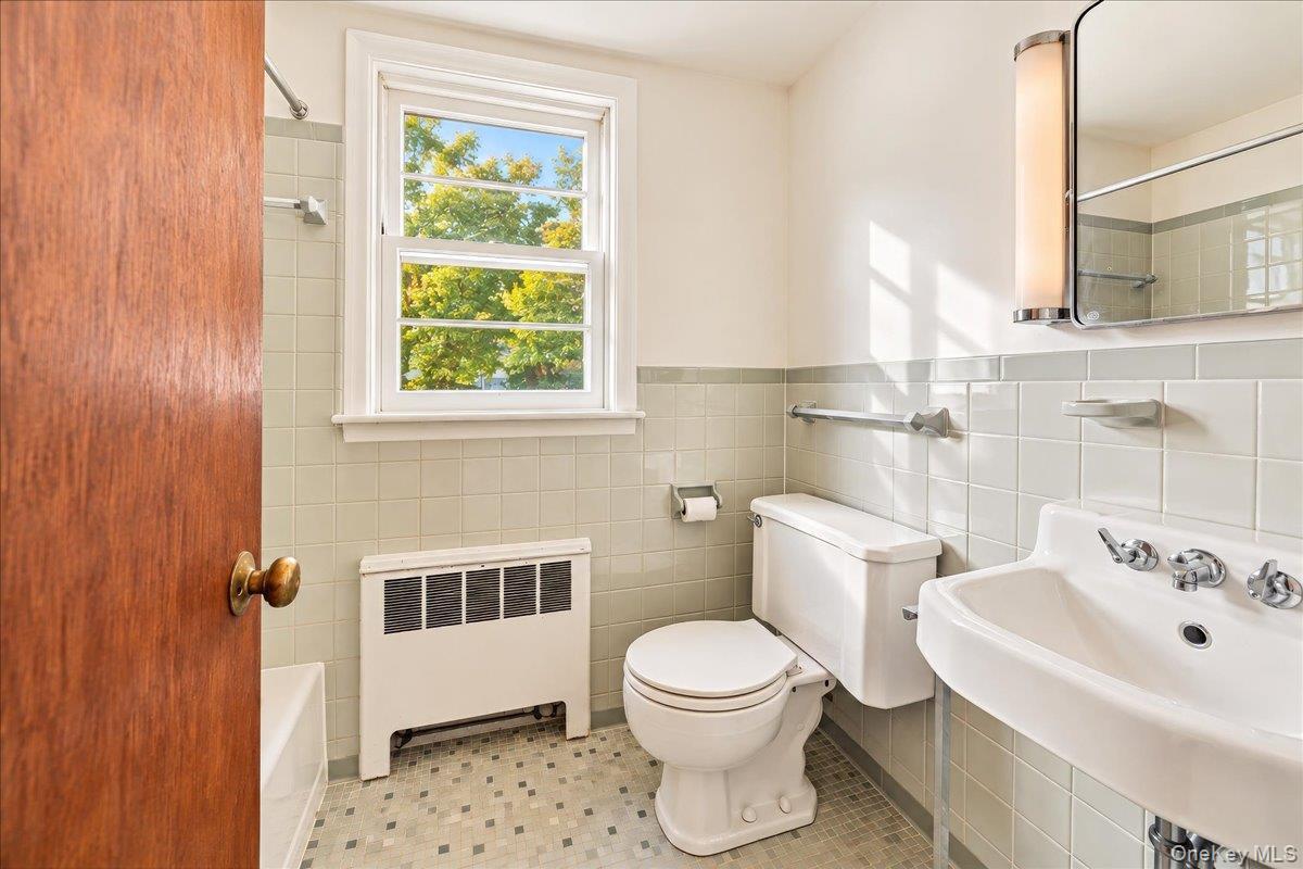 Single Family Sherman Avenue Westchester County, NY 10532, MLS-1049816-15