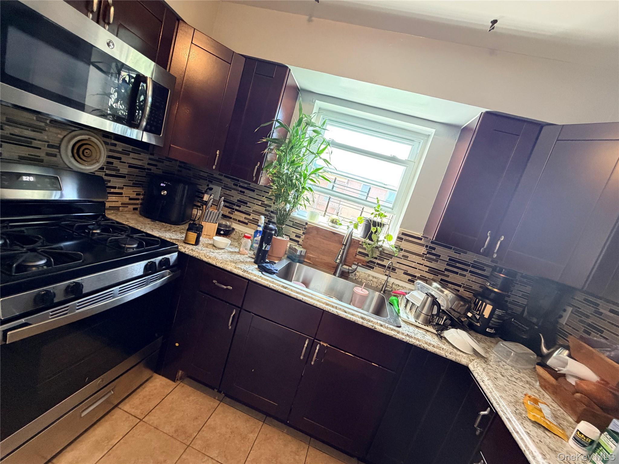 Single Family White Plains Road Bronx, NY 10462, MLS-1049823-21